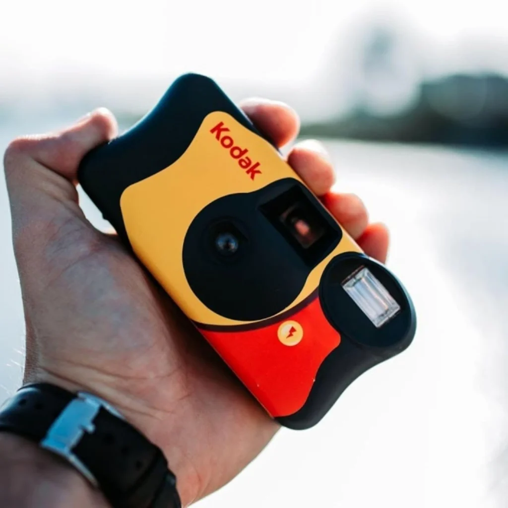 Disposable Camera vs Digital Camera: Which is Right for You? 4 Kodak Disposable Cameras